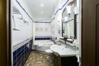 Гостиница Сокол Суздаль Junior Suite, 2 Bedrooms - City View-6