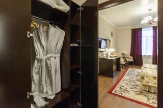 Гостиница  Сокол Суздаль Улучшенный двухместный номер с 1 кроватью или 2 отдельными кроватями-3